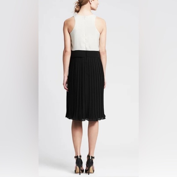 Banana Republic Pleated Black and White Sleeveless Dress Size 4 Petite - Picture 3 of 11